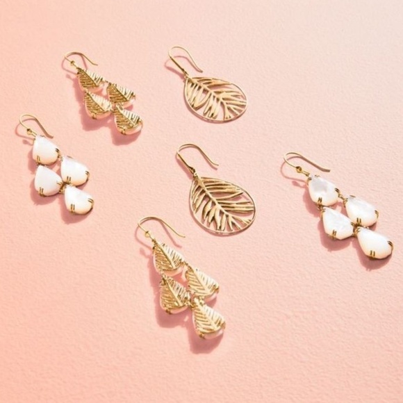 :: S&D Versatile 2-in-1 Pearl Drop Botanical Chandelier Earrings - Picture 4 of 10